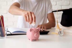 Cómo ahorrar en servicios y cuidar tu dinero cada mes