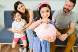 Educación Financiera para tus Hijos: La Base de su Futuro Económico Exitoso